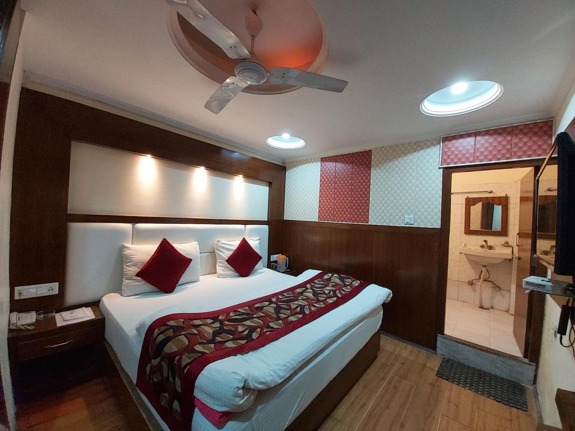 Goroomgo Moon Nainital Near Naini Lake - Parking & Lift Facilities -Hygiene And Spacious Room - Best Seller Esterno foto