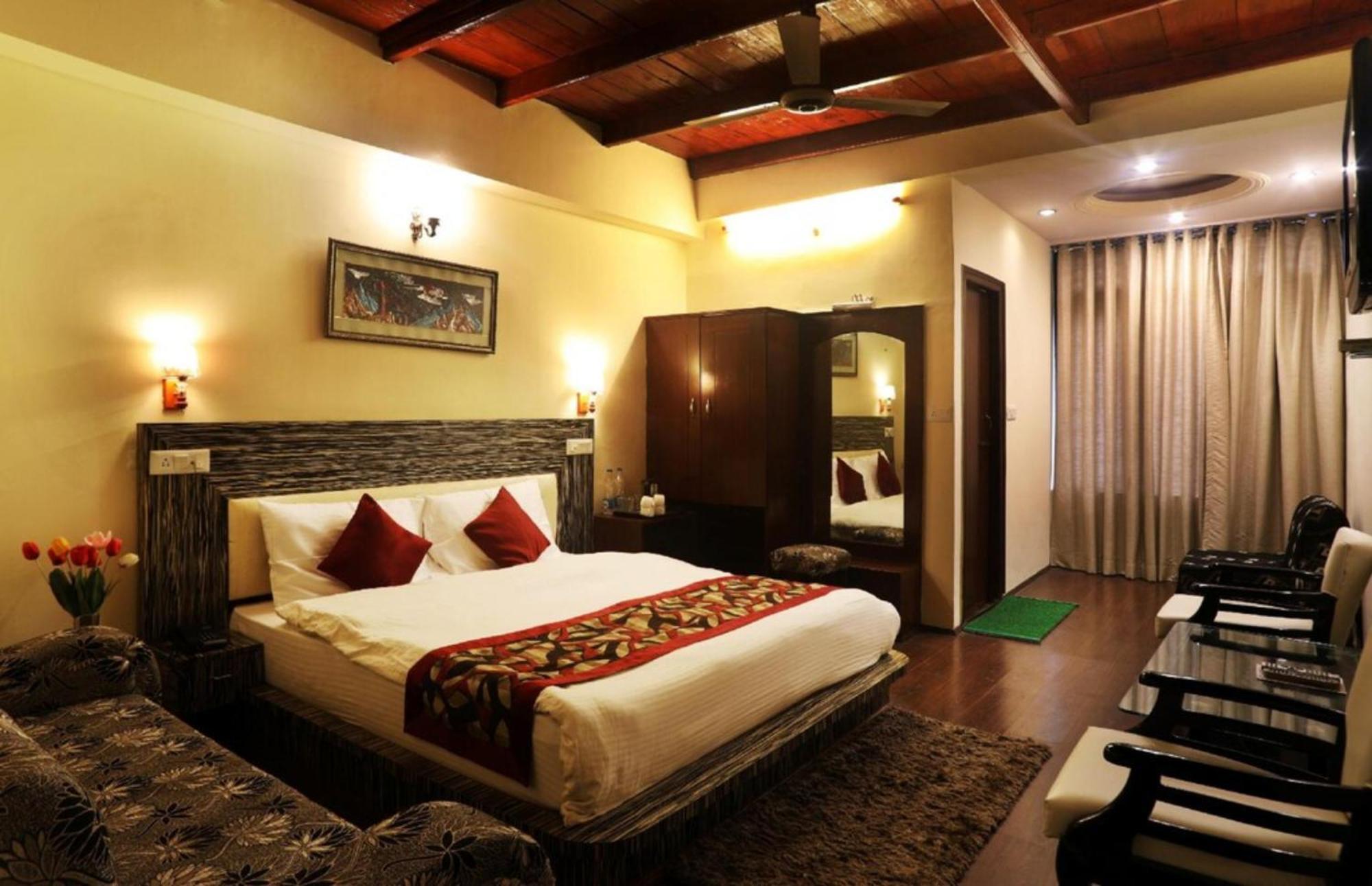 Goroomgo Moon Nainital Near Naini Lake - Parking & Lift Facilities -Hygiene And Spacious Room - Best Seller Esterno foto