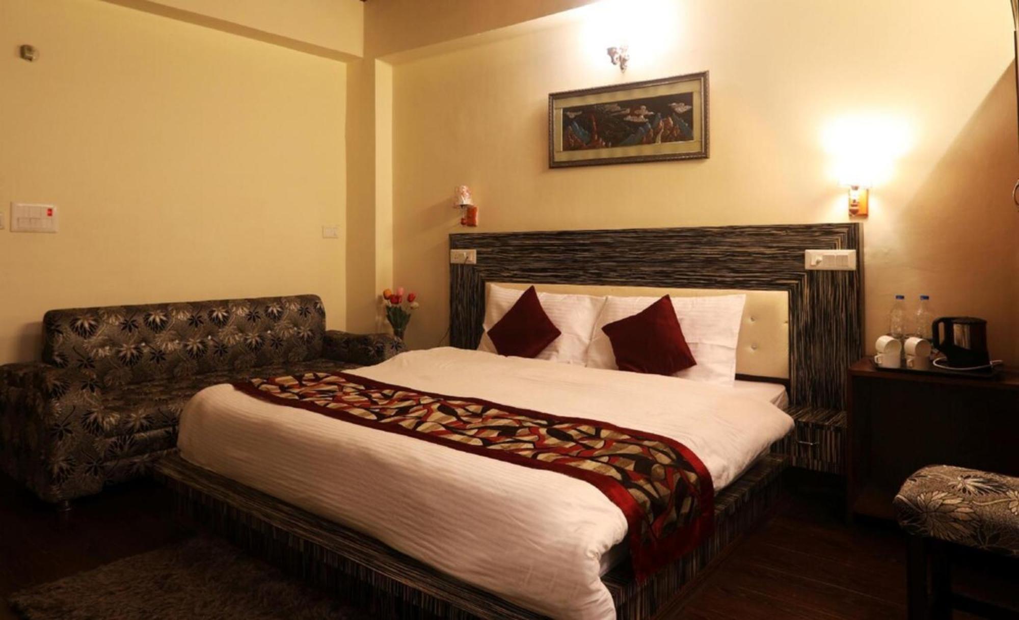 Goroomgo Moon Nainital Near Naini Lake - Parking & Lift Facilities -Hygiene And Spacious Room - Best Seller Esterno foto