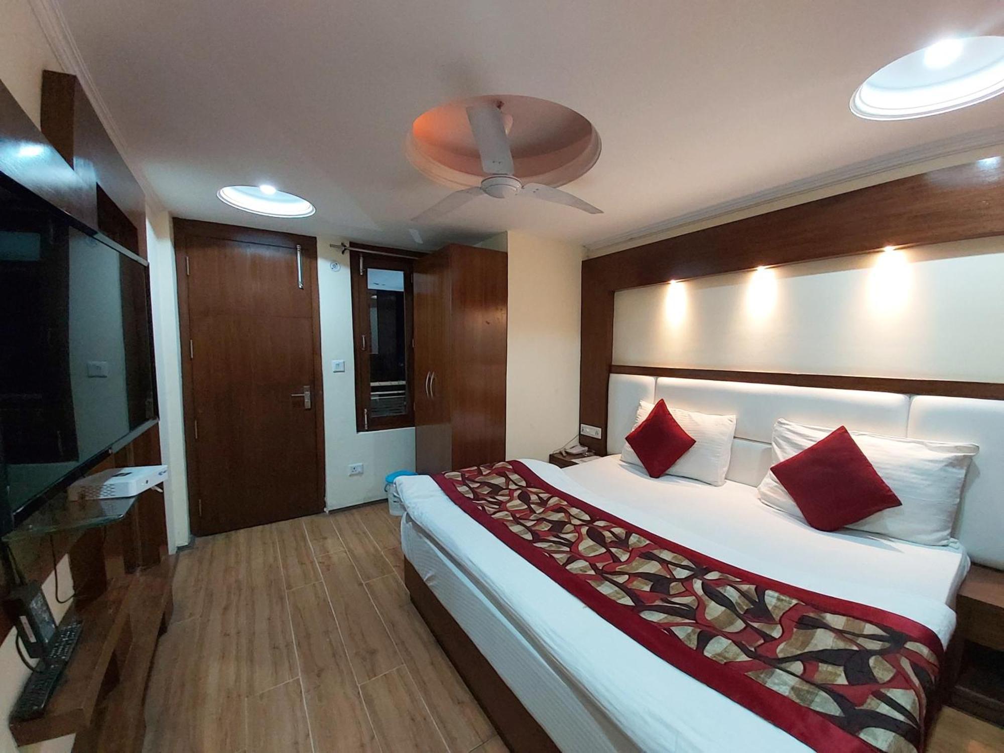 Goroomgo Moon Nainital Near Naini Lake - Parking & Lift Facilities -Hygiene And Spacious Room - Best Seller Esterno foto